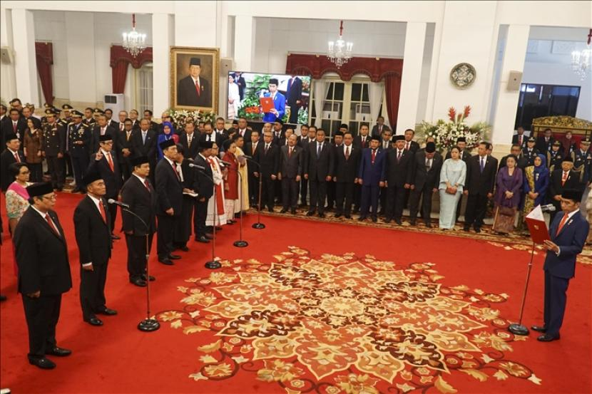 Presiden Joko Widodo melantik menteri dan wakil menteri baru di Jakarta, Senin (17/07/2023). Foto : andolu agency