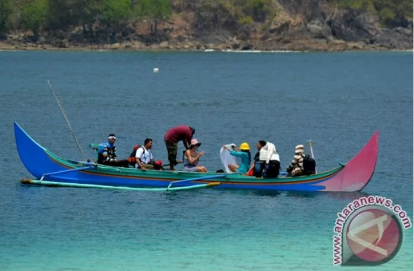 Terumbu karang di Teluk Kiluan, Lampung, dalam kondisi rusak dan akan direhabilitasi