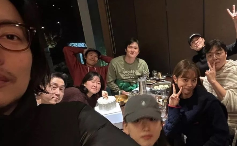 Para pemeran Reply 1988 melakukan pertemuan bersama. Foto: Instagram Lee Dong-hwi