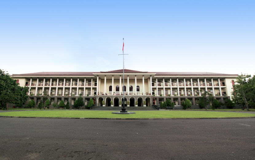 Universitas Gadjah Mada  (UGM) membuka penerimanan  Tenaga Pendidikan Tetap tahun 2022.    Pendaftaran secara daring dilaksanakan 4  hingga 18 Maret 2022. Foto : ugm.ac.id