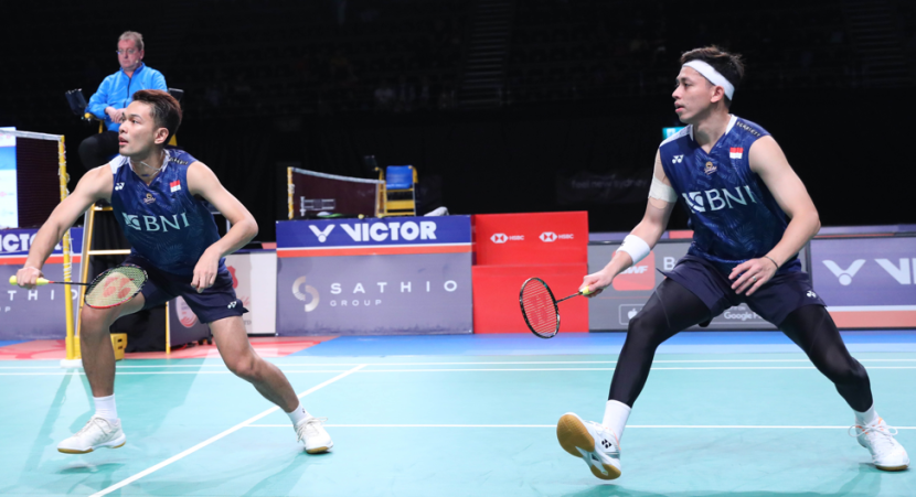 Dalam jadwal siaran Kejuaraan Dunia BWF 2023 hari ini, empat pasangan ganda putra Indonesia akan bertanding. Salah satunya pasangan peringkat 1 dunia, Fajar Alfian/Muhammad Rian Ardianto.