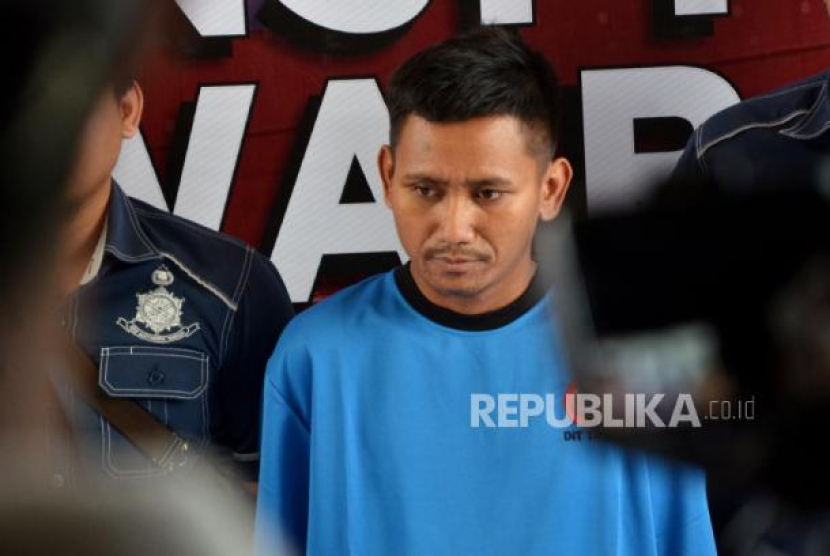 Tersangka Pegi Setiawan alias Perong alias Robi Irawan pelaku utama pembunuhan Vina dan Ekky menjalani sidang perdana hari ini, Senin (24/6/2024) di PN Bandung. (Dok. Republika)