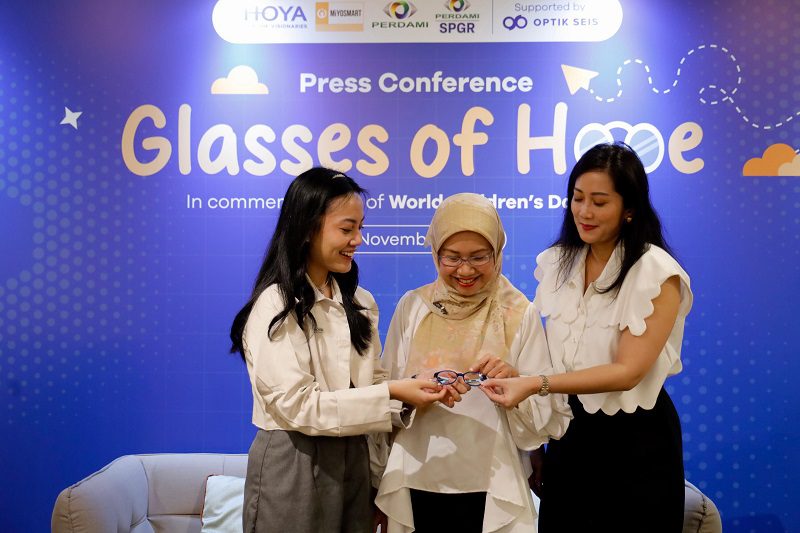 HOYA Indonesia Launches Glasses of Hope on World Children's Day 2024
