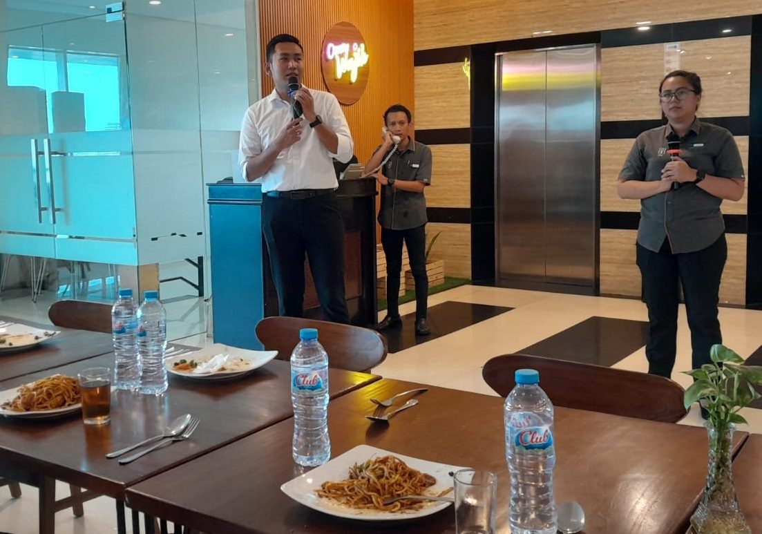 Hotel 88 Mangga Besar VIII Rayakan Ulang Tahun ke-12 dengan Lomba Spaghetti Rendang Eating Battle