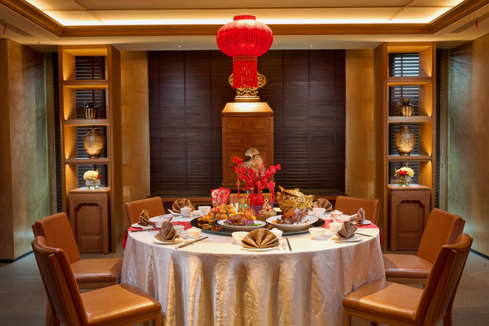 CELEBRATE THE YEAR OF THE WOOD SNAKE AT LIN ? RESTAURANT HOTEL TENTREM JAKARTA