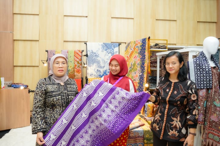 Pemerintah Perkuat Industri Batik Melalui Kolaborasi