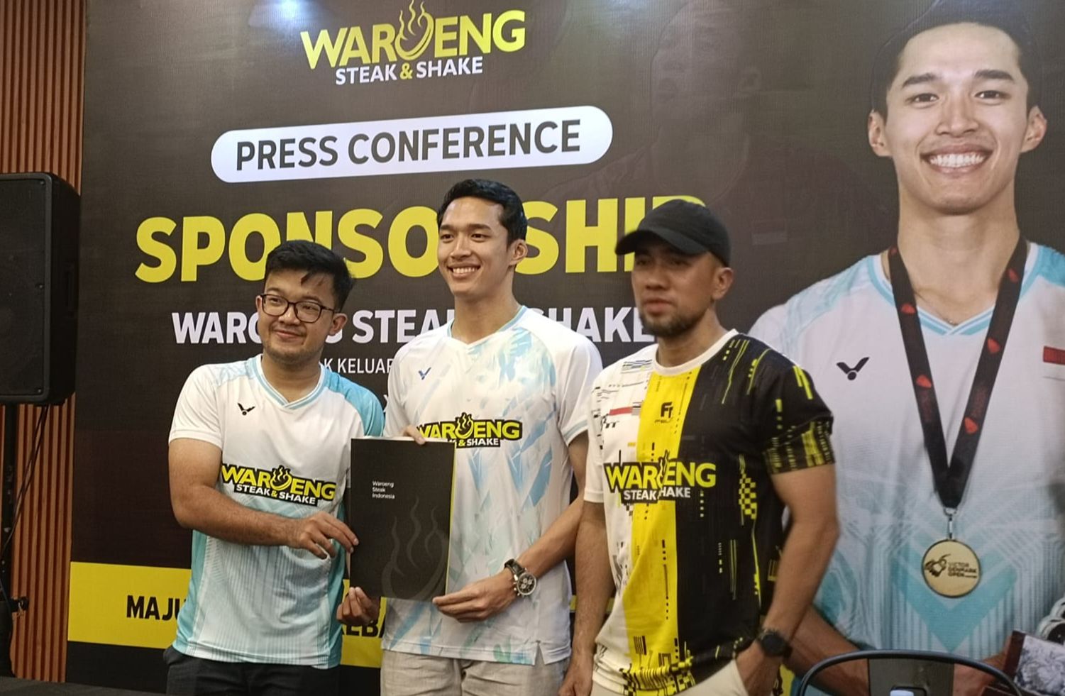 Pebulu tangkis tunggal putra Indonesia, Jonatan Christie dan PT Waroeng Steak Indonesia