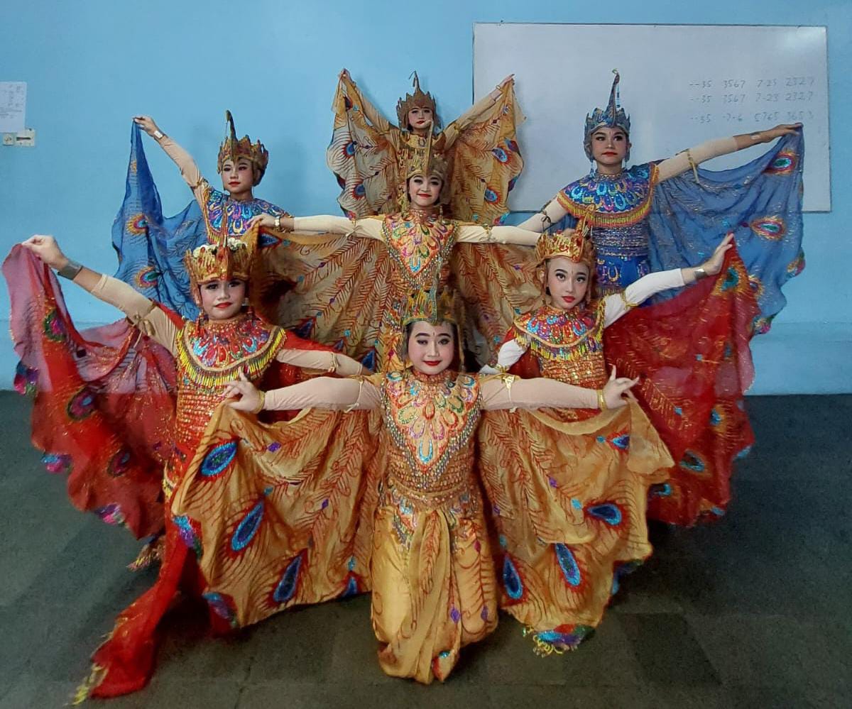 Enhancing Students Dance Creativity through Digital Technology