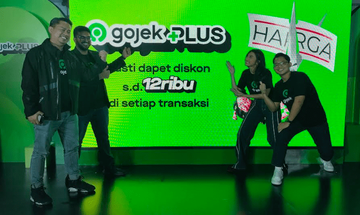 gojek plus