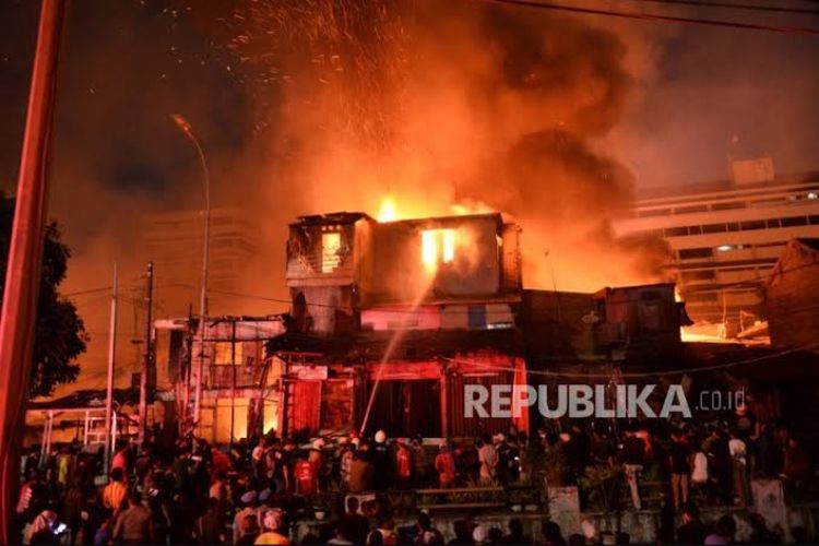 Tujuh Unit Damkar Diterjunkan Padamkan Kebakaran Museum Gajah