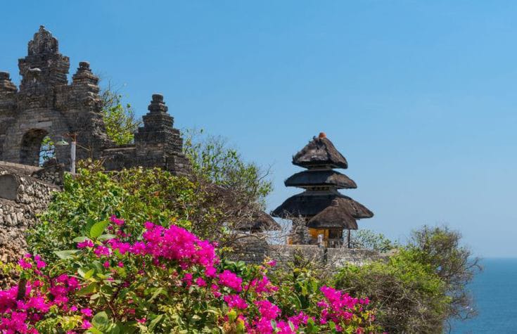 Wisata Spiritual Budaya dan Pura Luhur Uluwatu Bali