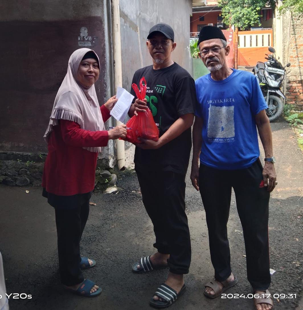 Idul Adha 2024 Kebersama Lintas Pengurus RT dan Kader di RW 13 Rangkapan Jaya Depok