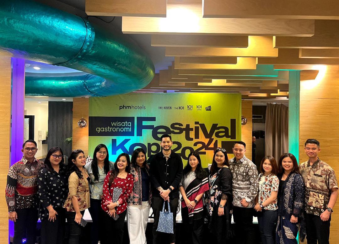 Wisata Gastronomi dengan tema Festival Kopi. Tahun ini, PHM HOTELS menggandeng Mikael Jasin