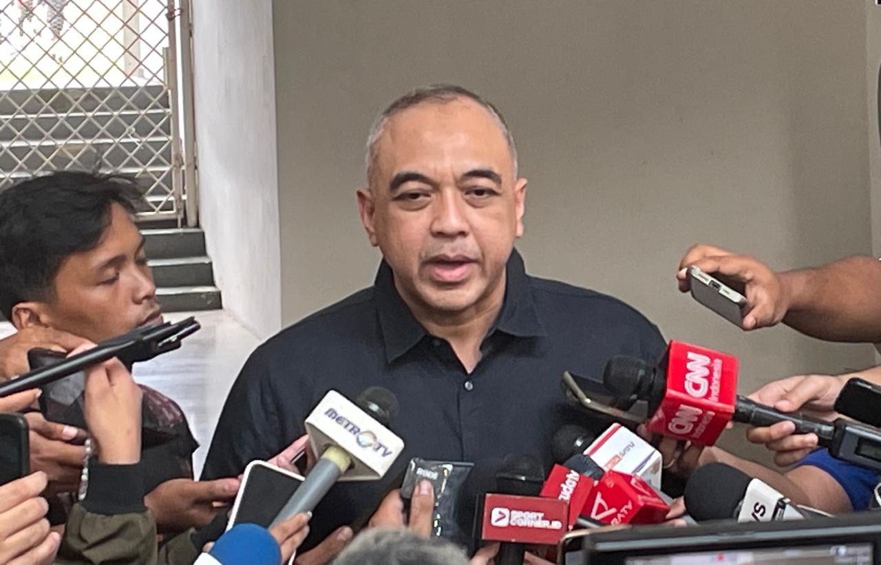 Manajer Timnas U-23 Indonesia, Ahmed Zaki Iskandar, di Stadion Madya, Jakarta, 23 Juni 2025. (Taufani Rahmanda/Skor.id)