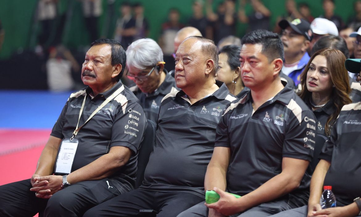 Ketua Umum KONI, Marciano Norman (tengah), pada acara pembukaan PON Bela Diri 2025 di Djarum Arena, Kudus, pada 11 Oktober 2025. (Media PON Bela Diri 2025)