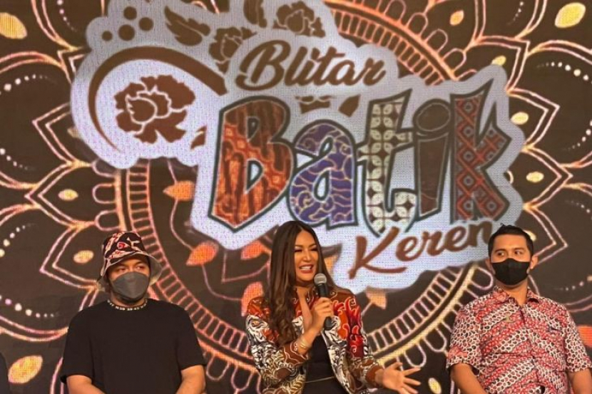 Sebanyak 15 pembatik serta lima desainer asal Surabaya, Blitar dan Malang menyemarakkan acara Festival Batik Blitar Keren 2022 (sumber: antara foto)