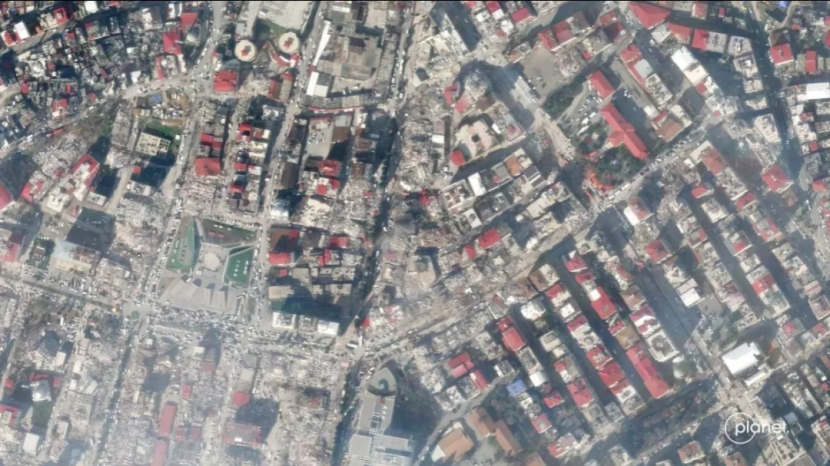 Kehancuran akibat gempa bumi Turki 2023 di pusat Kahramanmaras, Turki diambil oleh satelit Planet pada 7 Februari. Gambar: Planet