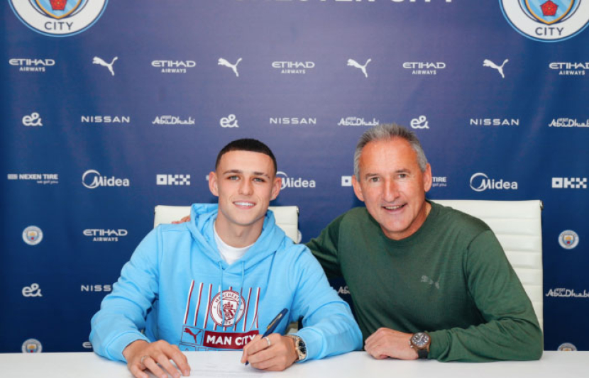 Phil Foden teken kontrak baru berdurasi 5 tahun.