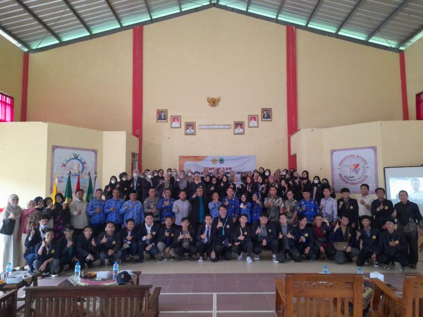 STEI Al-Ishlah Cirebon melepas 71 mahasiswa untuk mengikuti Kuliah Kerja Mahasiswa KKM. (Istimewa)