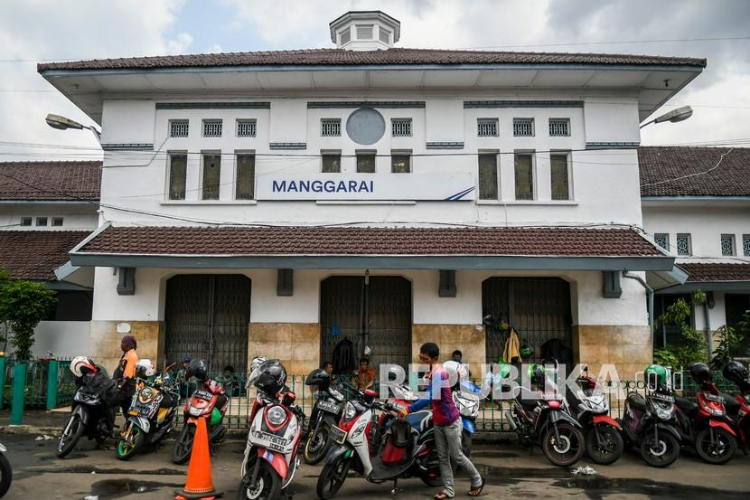 Stasiun Manggarai. Di Jakarta banyak nama kampung berdasarkan etnis dari penduduknya, salah satunya Manggarai.