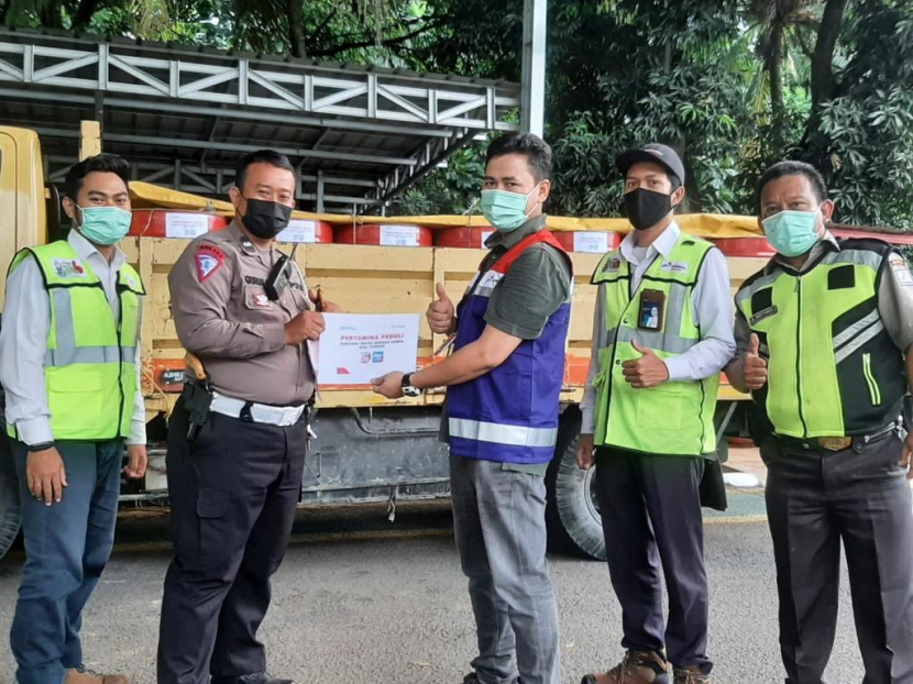 Pertamina Patra Niaga Regional Jawa Bagian Barat mengirimkan bantuan logistik dan Bright Gas, BBM hingga Avtur. (Humas Pertamina Patra Niaga)