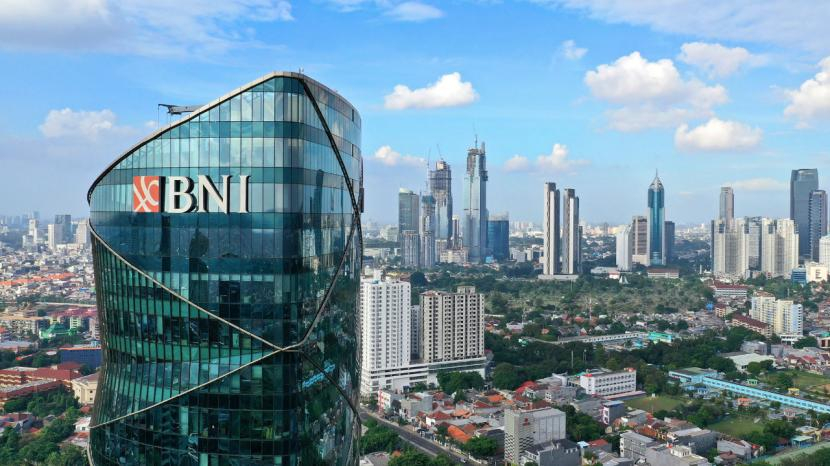 The headquarter office of BNI in Jakarta, Indonesia. Bank BNI recorded an increase in net profit in 2021.