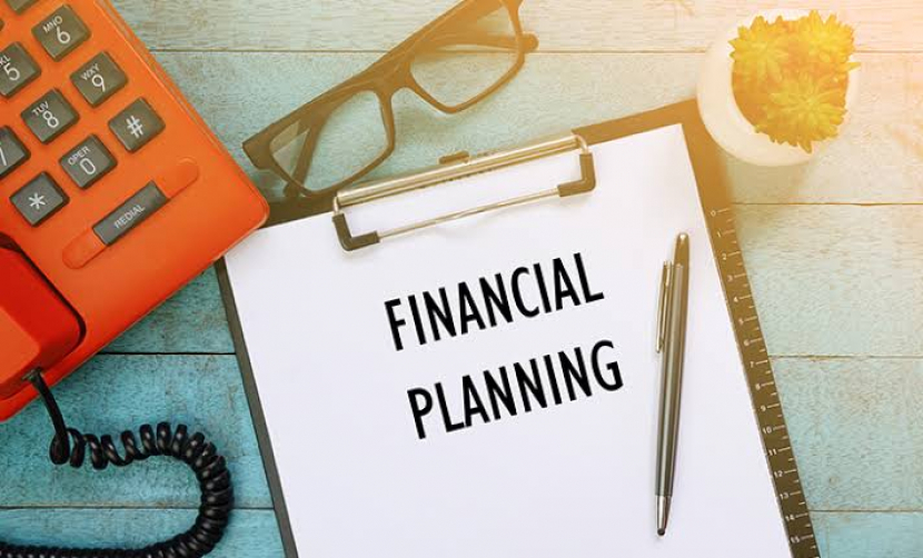 Perencanaan keuangan untuk menyiapkan masa depan (foto: pixabay).