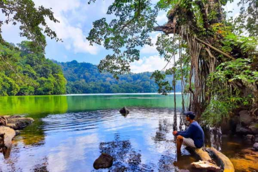 Danau Kastoba di Pulau Bawean, Gresik, Jawa Timur. Foto: https://www.instagram.com/alddii___/