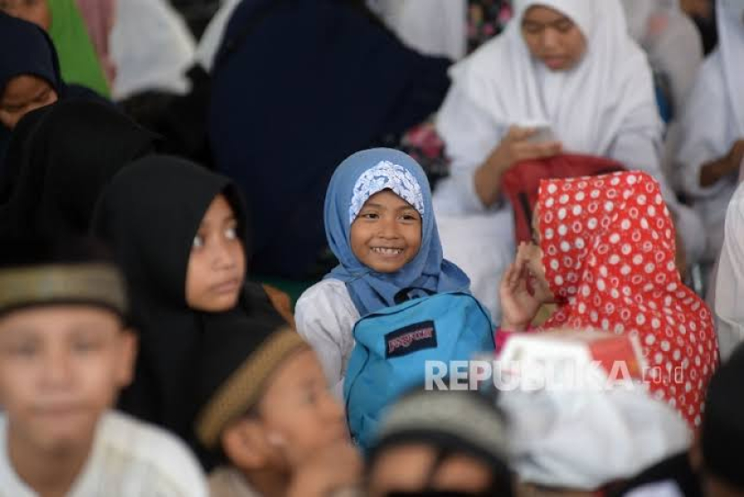 Ilustrasi santunan anak yatim