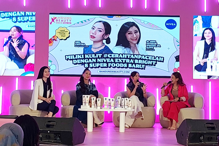 Talk show yang membahas soal kecantikan kulit di Bandung x Beauty