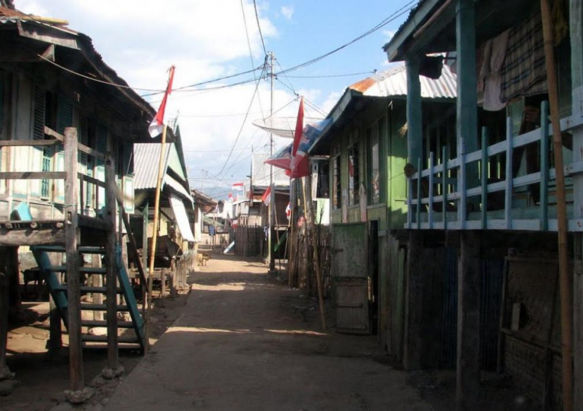 Padatnya rumah di Pulau Bungin (Foto: panoramio.com)
