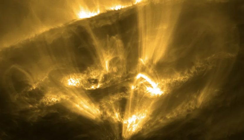Solar Orbiter Badan Antariksa Eropa (ESA) melihat sebagian matahari dengan tampilan spektakuler seperti meteor. Gambar: ESA/Solar Orbiter EUI/HRI/Patrick Antolin