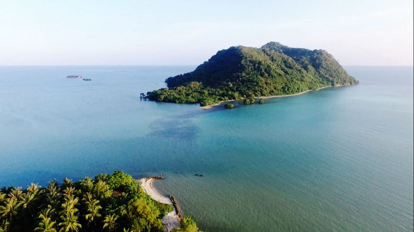 Pantai Pulau Selayar (Foto: Disparbud Gresik)