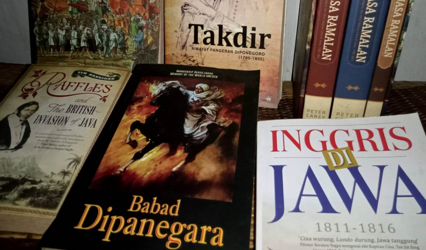 Sebelum Raden Ronggo melakukan pemberontakan kepada Belanda, muncul aksi kriminal-kriminal kecil di wilayah Belanda. termasuk penyerangan terhadap pemungut pajak petani oleh perampok dari Gabus-Grobogan.