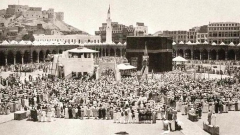 Masjidil Haram. Belanda memberikan gelar haji kepada umat Islam yang baru pulang dari Tanah Suci. Foto: Dok Republika.