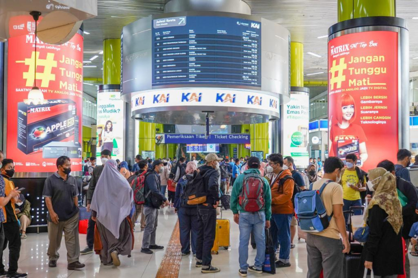 Ilustrasi. Stasiun Gambir, Jakarta Pusat, saat liburan panjang bulan Juni 2023 lalu. (Foto: Dok. Humas PT KAI)