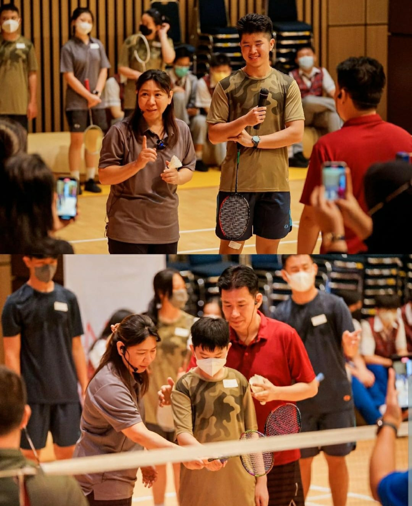 Susy Susanti bersama suaminya, Alan Budikusuma memberikan coaching clinic kepada anak-anak.