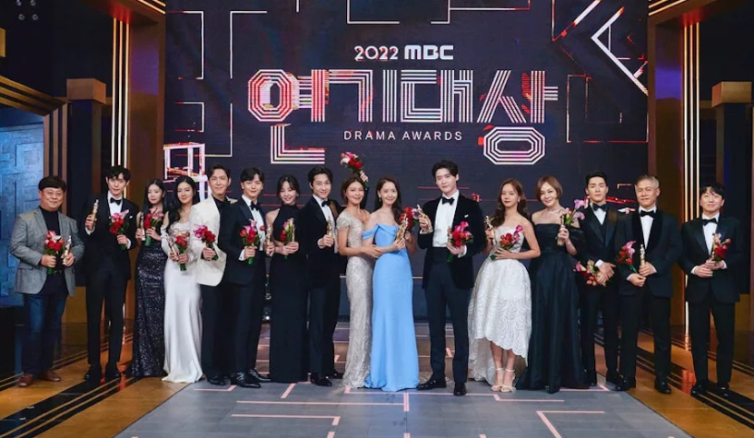 Para pemenang MBC Awards 2022. Foto: Soompi