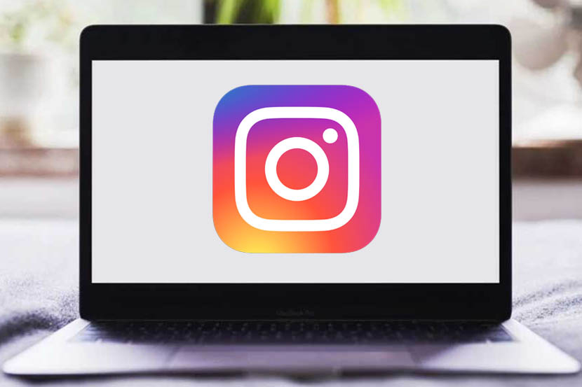 Logo Instagram di laptop.
