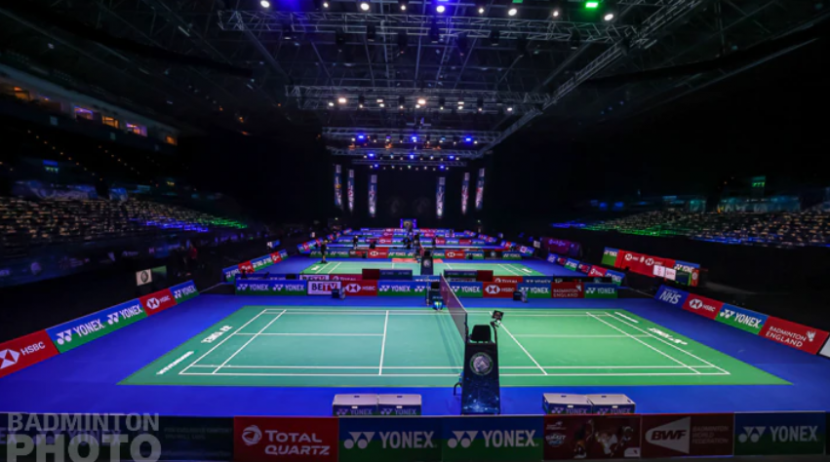 Tempat berlangsungnya All England 2022, Utilitas Arena Birmingham mengalami kebocoran saat Marcus Fernaldi Gideon/Kevin Sanjaya Sukamuljo bermain. Pasangan yang kerap disapa Minions ini pun terpaksa ganti lapangan.