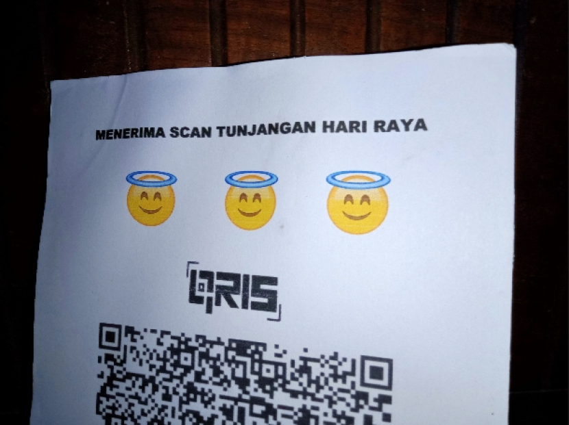 Menyambut Lebaran, anak-anak generasi Z menyiapkan QRIS untuk penerimaan THR dari om dan tantenya. Sehingga THR langsung masuk ke rekening bank mereka.