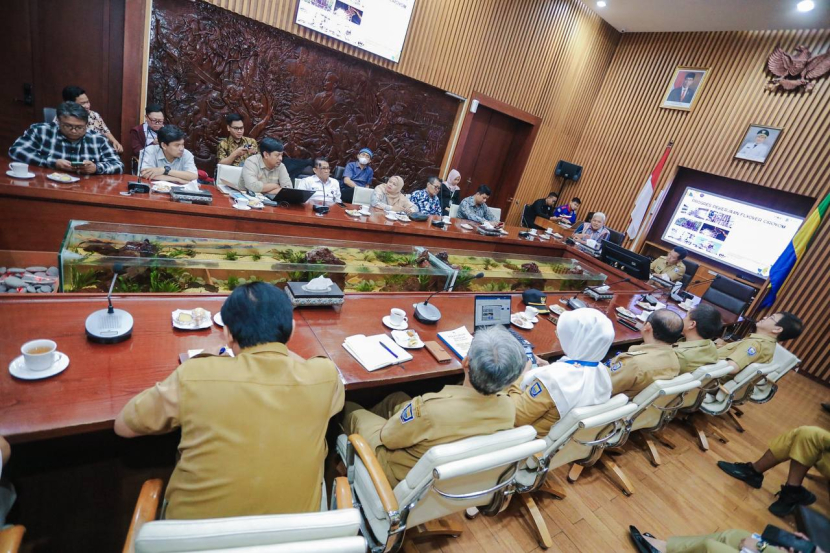 Rapat tentang progres Pembangunan Fly Over Ciroyom/Humas Pemkot Bandung