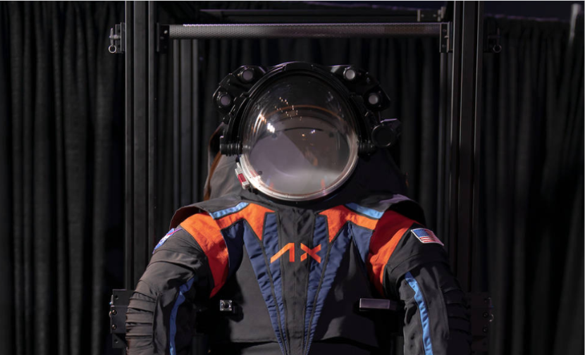 Prototipe kostum astronaut untuk misi Artemis (Axiom)