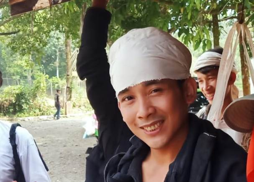 Sapri, Si Ganteng Kalem dari Baduy Dalam, jadi perbincangan rombongan perempuan pengunjung kampung Baduy dalam yang menginap di rumahnya.