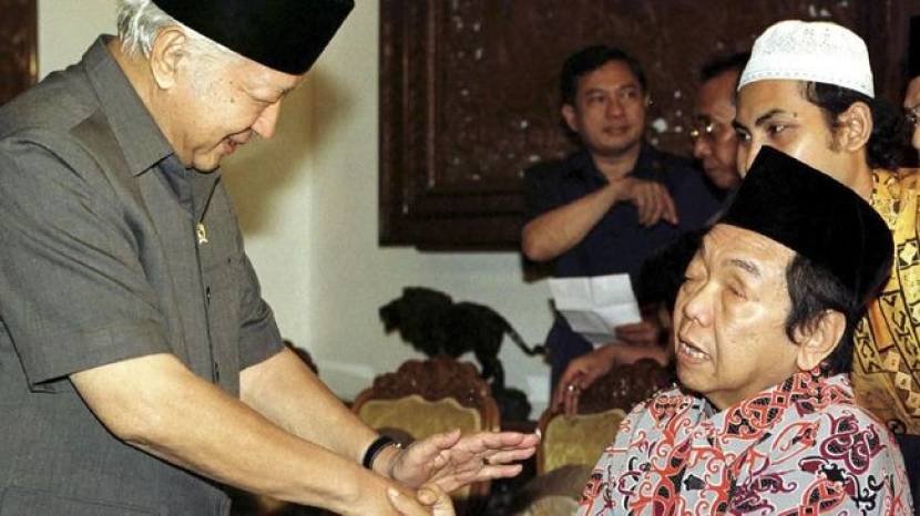 Pak Harto dan Gus Dur sering bertengkar tetapi kerap kembali mesra.