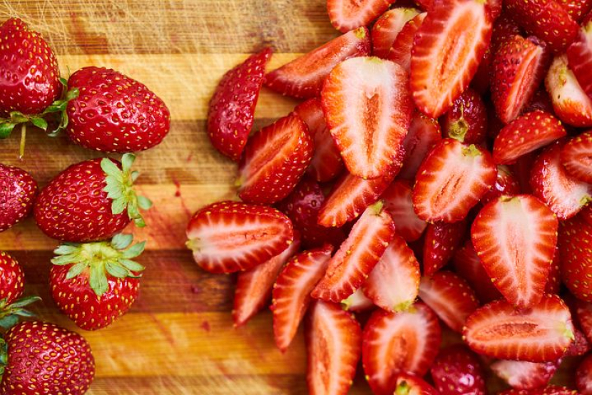 10 Manfaat Strawberry Bagi Kesehatan Tubuh