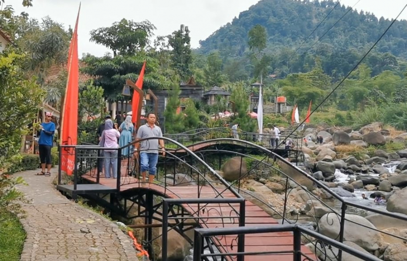 Pendopo Ciherang, alternatif wisata alam di Babakan Madang/ Foto: dokpri