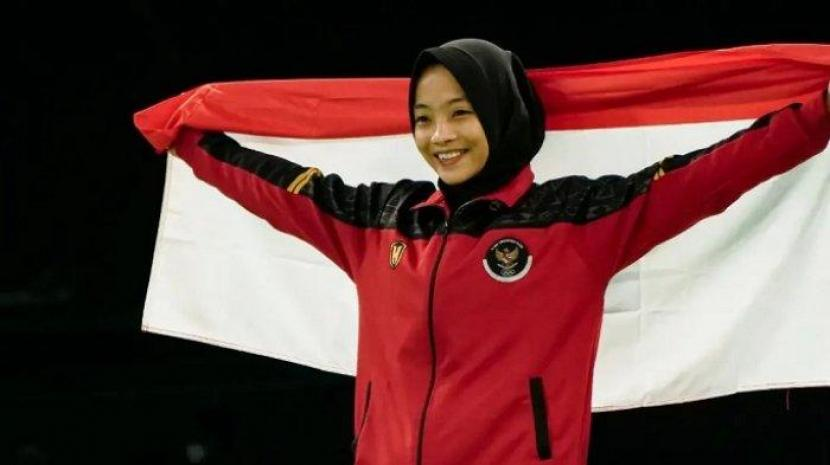  Pesilat Indonesia Safira Dwi Meilani akhirnya merebut emas untuk cabang olahraga (cabor) pencak silat nomor tanding putri kelas B, pada<a href=