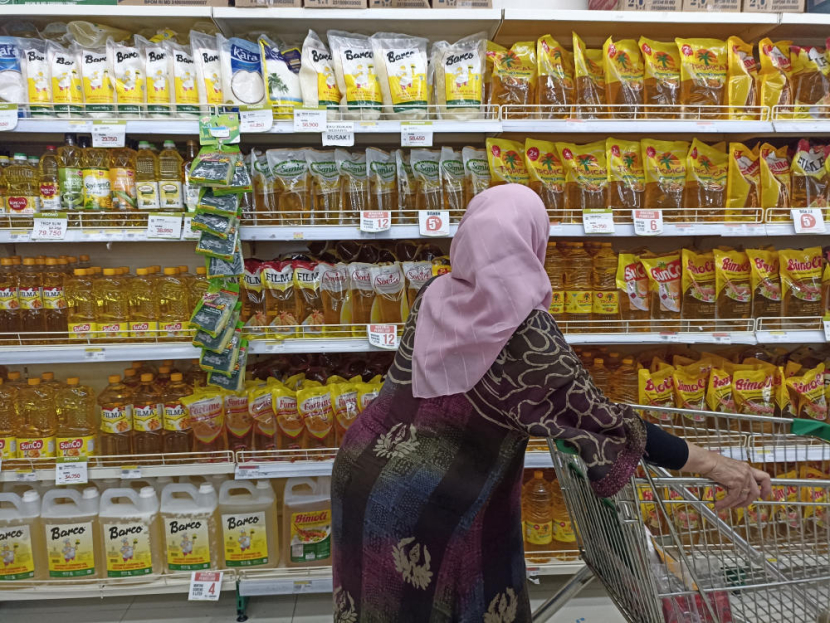 Di bulan Ramadhan tren belanja warga cenderung meningkat di sektor konsumsi. Mulai dari bahan maknaan pokok hingga bahan penunjang lainnya.