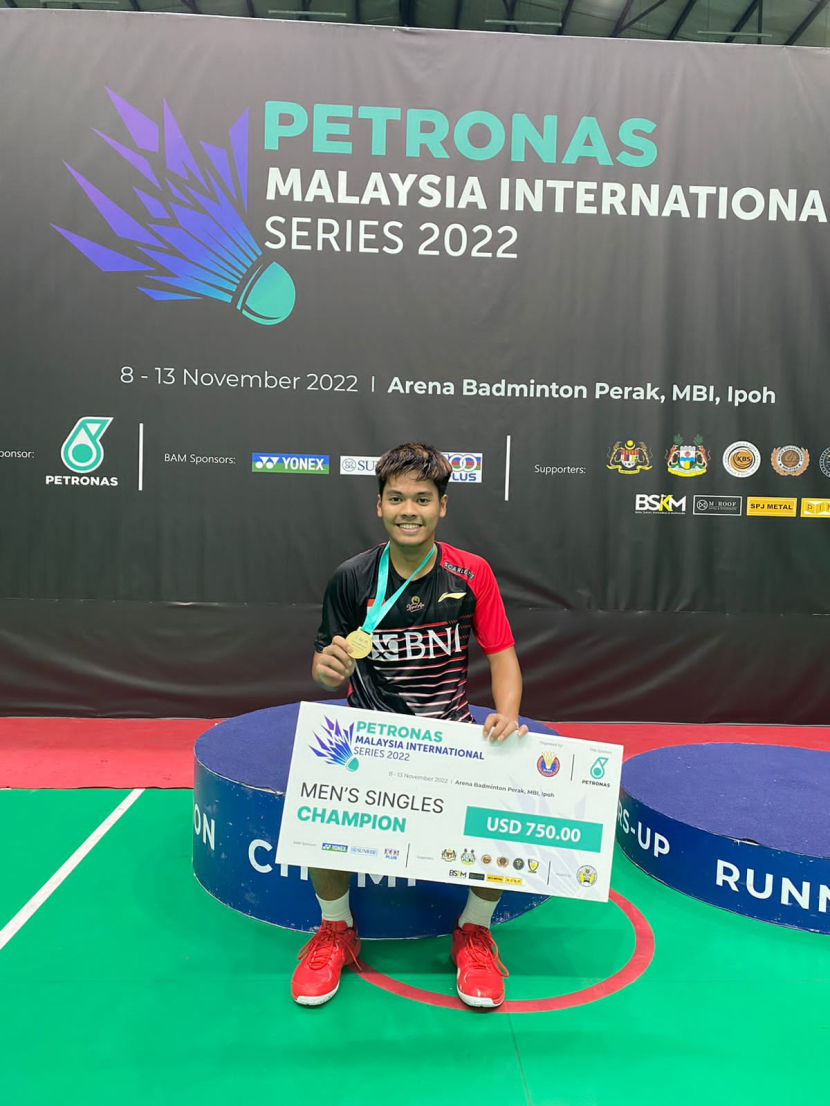 Pemain tunggal putra Indonesia, Syabda Perkasa Belawa menjadi juara di Malaysia Series 2022.